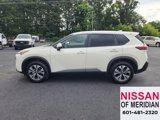 Used 2023 Nissan Rogue SV image 2