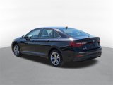 Used 2023 Volkswagen Jetta SE image 4