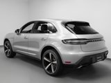 Certified 2024 Porsche Macan image 3