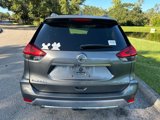 Used 2017 Nissan Rogue SV image 4
