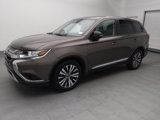 Used 2020 Mitsubishi Outlander SE image 2