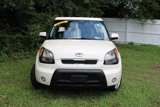 Used 2010 Kia Soul ! image 2
