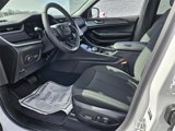 New 2025 Jeep Grand Cherokee Laredo w/ Luxury Tech Group I image 4