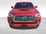 Used 2016 Toyota Tacoma TRD Sport image 2