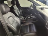 Used 2019 Porsche Cayenne w/ Premium Package image 3
