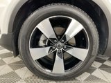 Used 2020 Volvo XC40 T5 Momentum w/ Protection Package Premier image 4