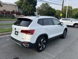 New 2024 Volkswagen Taos SE image 3