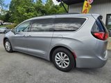 Used 2017 Chrysler Pacifica Touring-L image 2
