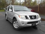 Used 2008 Nissan Pathfinder SE image 3