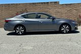 Used 2022 Nissan Altima 2.5 SV image 2