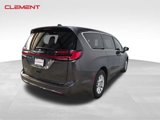 Used 2023 Chrysler Pacifica Touring-L image 6