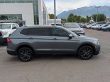 Used 2022 Volkswagen Tiguan SE w/ Panoramic Sunroof Package image 2