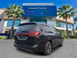 Used 2021 Chrysler Pacifica Touring-L w/ Uconnect Theater Family Group image 5