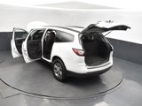 Used 2017 Chevrolet Traverse LT image 2