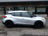 Used 2020 Nissan Kicks SR w/ SR Premium Package image 4