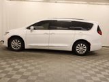 Used 2019 Chrysler Pacifica Touring-L image 2