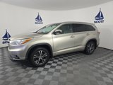 Used 2016 Toyota Highlander XLE image 3