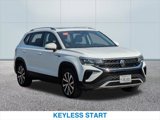 Used 2023 Volkswagen Taos SE w/ Panoramic Sunroof Package image 4