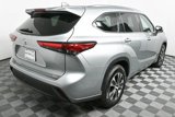 Used 2021 Toyota Highlander XLE image 3