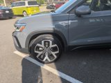 Used 2023 Volkswagen Taos SEL image 2