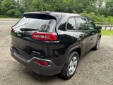 Used 2017 Jeep Cherokee Sport image 5
