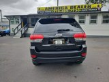 Used 2017 Jeep Grand Cherokee Laredo image 4