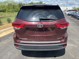 Used 2018 Toyota Highlander AWD V6 image 2