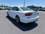 Used 2018 Volkswagen Passat 2.0T R-Line image 4