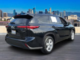 Used 2022 Toyota Highlander L image 3