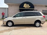 Used 2009 Toyota Sienna CE image 2