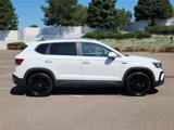 Used 2022 Volkswagen Taos SE image 2