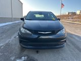 Used 2023 Chrysler Voyager LX image 5
