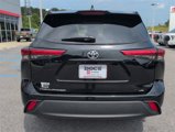 Used 2023 Toyota Highlander LE image 4