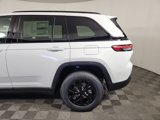 New 2025 Jeep Grand Cherokee Altitude image 4