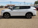 Used 2023 Mitsubishi Outlander SE image 2