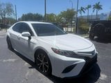 Used 2018 Toyota Camry SE image 2