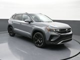 Used 2023 Volkswagen Taos SE w/ Black Wheel Package image 3