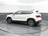 Certified 2022 Volkswagen Taos SE image 5