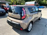 Used 2015 Kia Soul + image 5