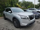 Used 2022 Nissan Pathfinder S image 4