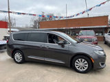 Used 2017 Chrysler Pacifica Touring-L image 4