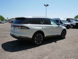Used 2020 Lincoln Aviator Reserve w/ Equipment Group 202A image 5