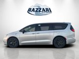 New 2023 Chrysler Pacifica Limited w/ Uconnect Theater Family Group image 6
