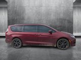 Used 2018 Chrysler Pacifica Limited w/ S Appearance Package image 4