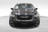 Used 2023 Chrysler Pacifica Touring-L image 2