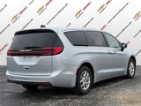 Used 2023 Chrysler Pacifica Touring-L image 4