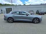 Used 2021 Volvo S60 T5 R-Design image 2