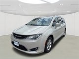 Used 2017 Chrysler Pacifica Touring-L Plus image 2