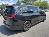 Used 2021 Chrysler Pacifica Touring w/ S Appearance Package image 5