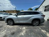 Used 2022 Toyota Highlander Platinum image 2